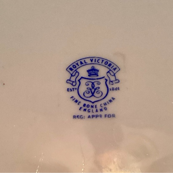 Royal Victoria Yellow Flower Plate – Fine Bone China England - Picture 3 of 5